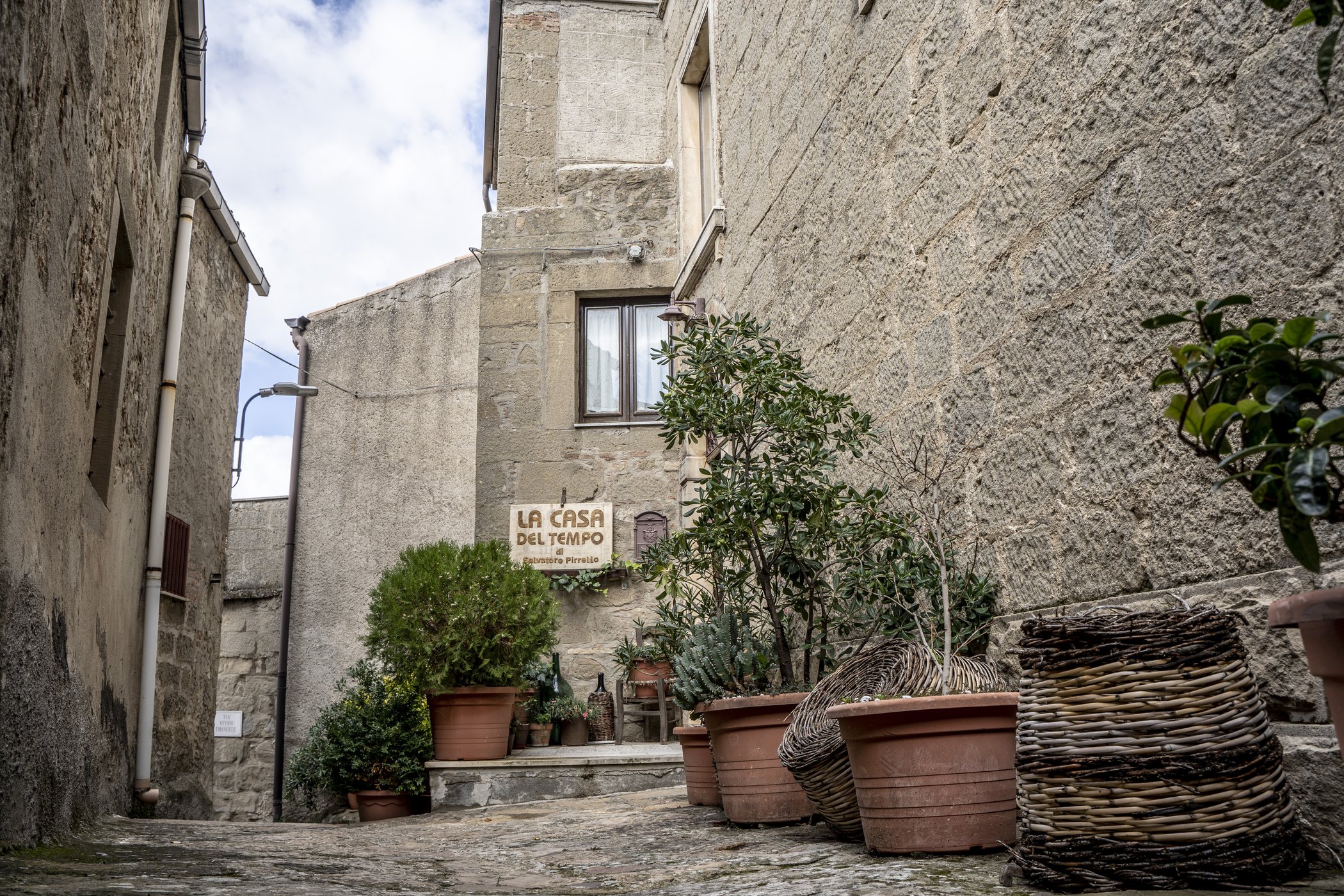 la_casa_del_tempo_cerami_esterno_75